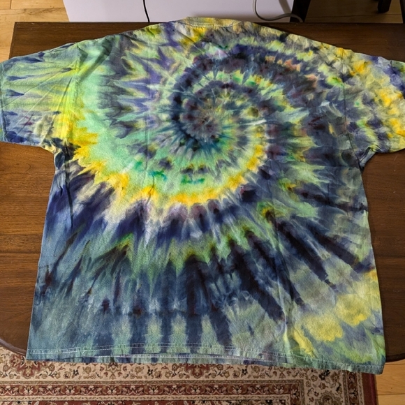 Gildan Tie-Dye Men's Shirt - Picture 3 of 5
